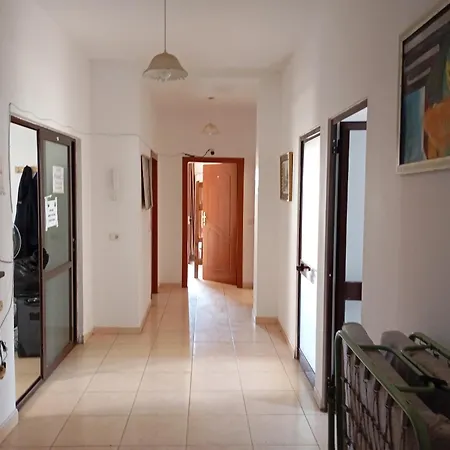 Blue Diamond Him Kolli Street Building No 4 * ティラナ