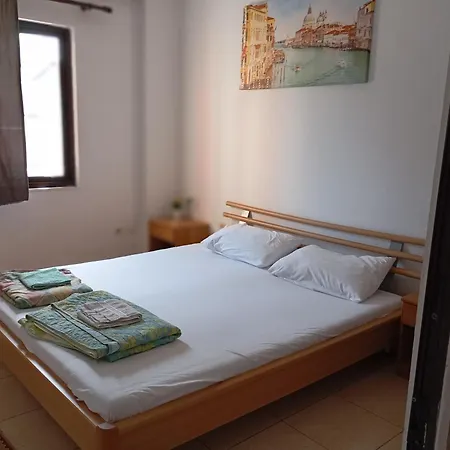 Hostel Blue Diamond Tirana