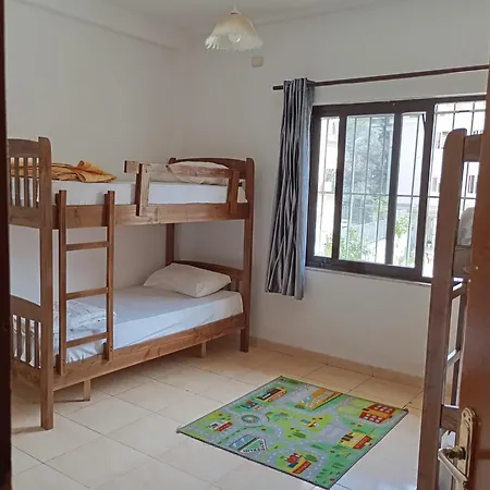 Blue Diamond Hostel *